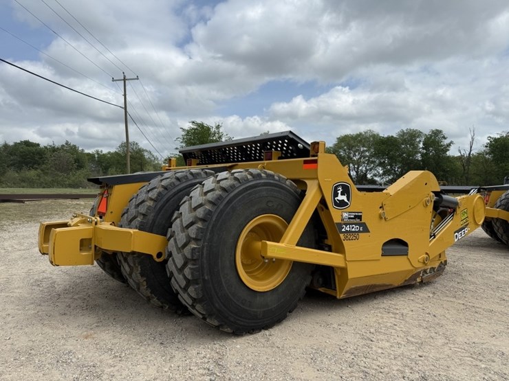 2020-john-deere-9570r-image-35