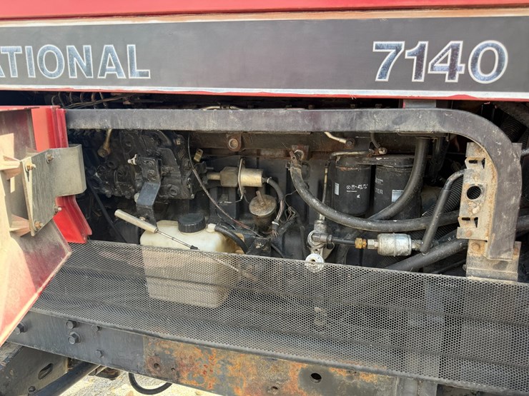 1989-case-ih-7140-image-40