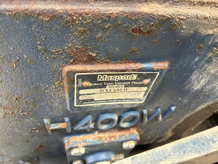 2012-peterbilt-348-image-15