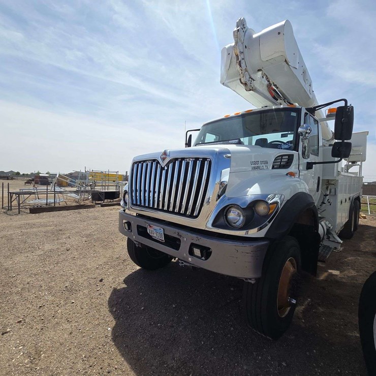2011 INTERNATIONAL WORKSTAR 7400