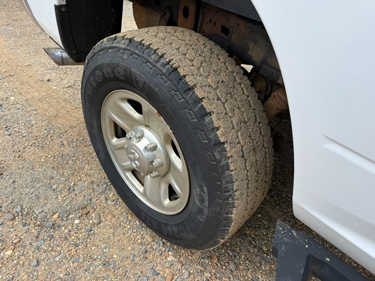 2016-dodge-2500-image-12