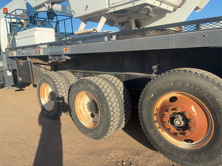 international-2010-40100s-truck-crane-image-29