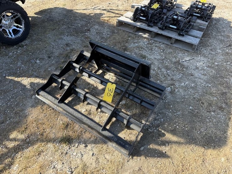 38in-mini-skid-land-leveler-image-1