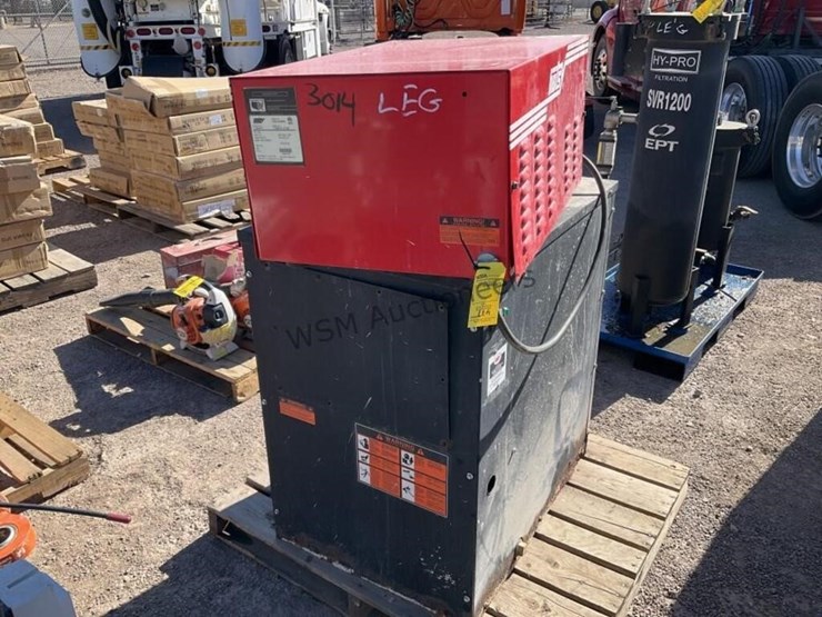 hotsy-hwe-403009c-steam-cleaner-image-2