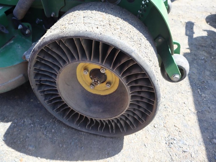 2020-deere-648-image-11