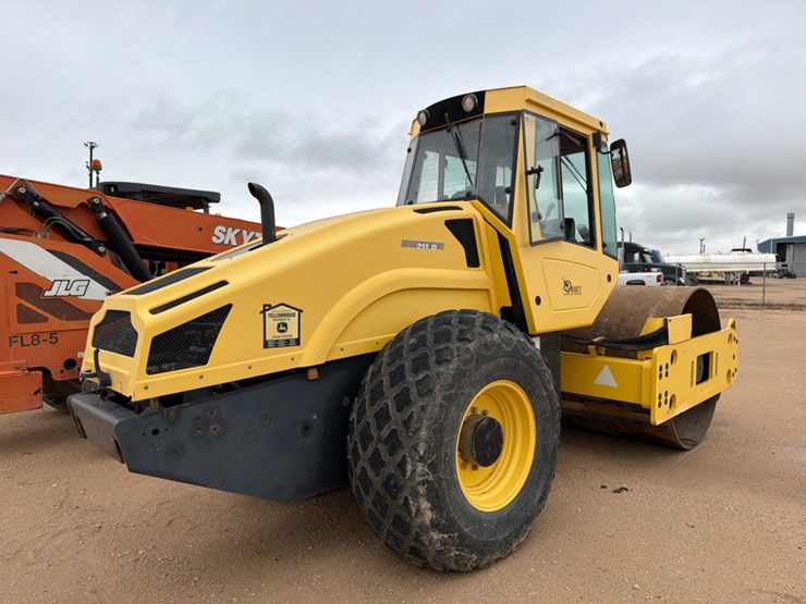 2013-bomag-bw211d-image-5