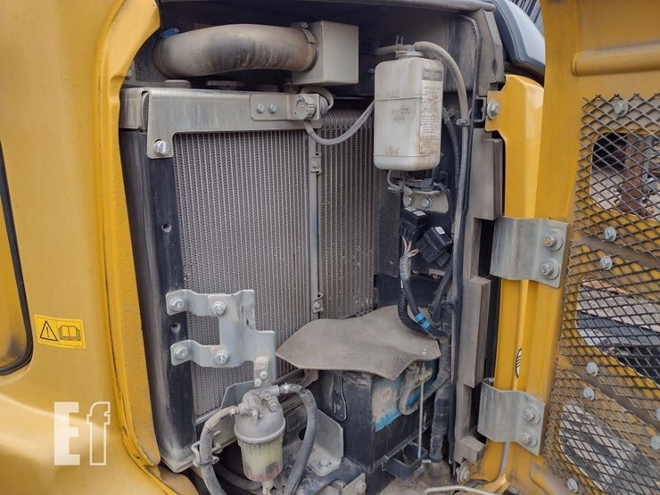 2020-deere-35g-image-37