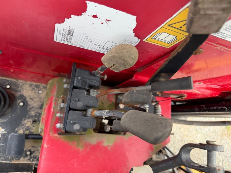 massey-ferguson-2260-image-58