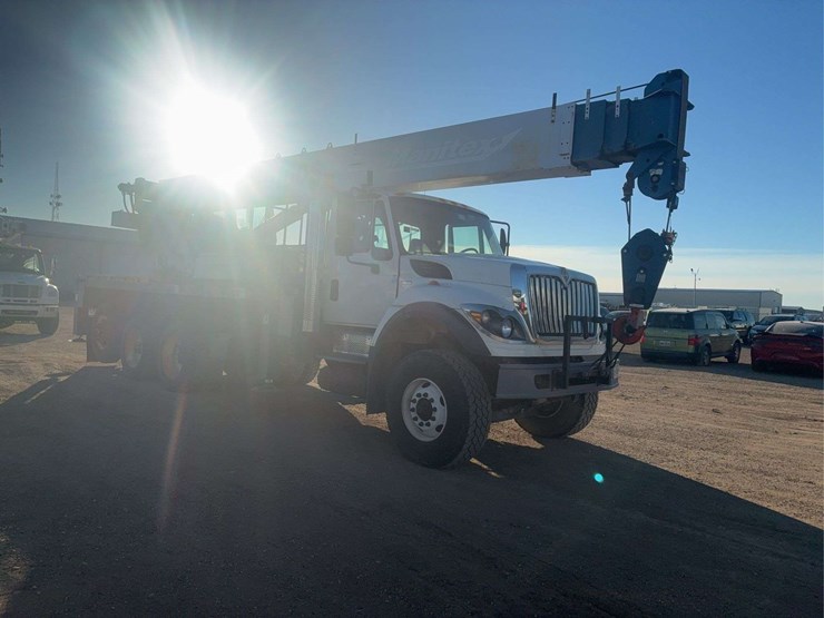 international-2010-40100s-truck-crane-image-2