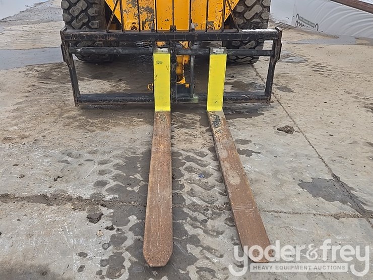 2017-jcb-510-56-image-23