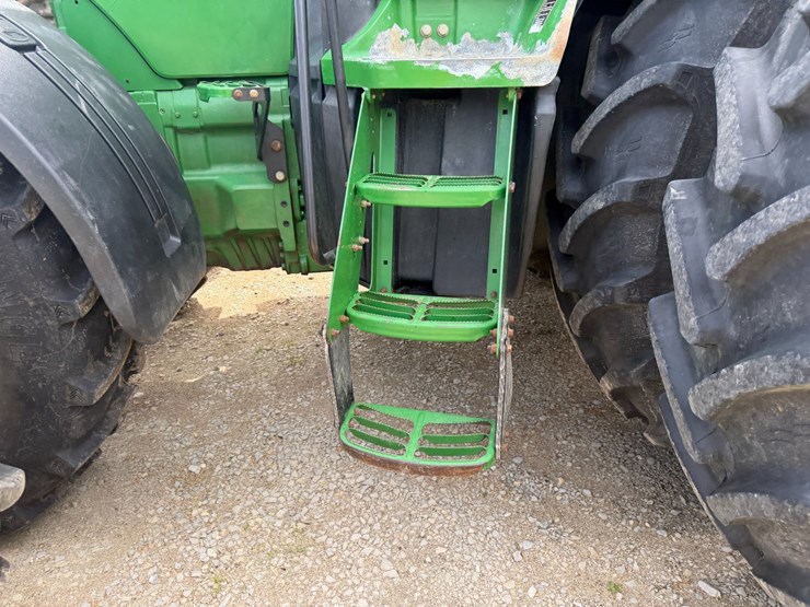 2013-john-deere-8335r-image-32