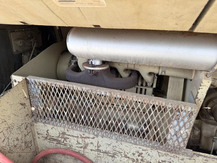 #46876-•-ingersoll-rand-mobile-air-compressor-image-35