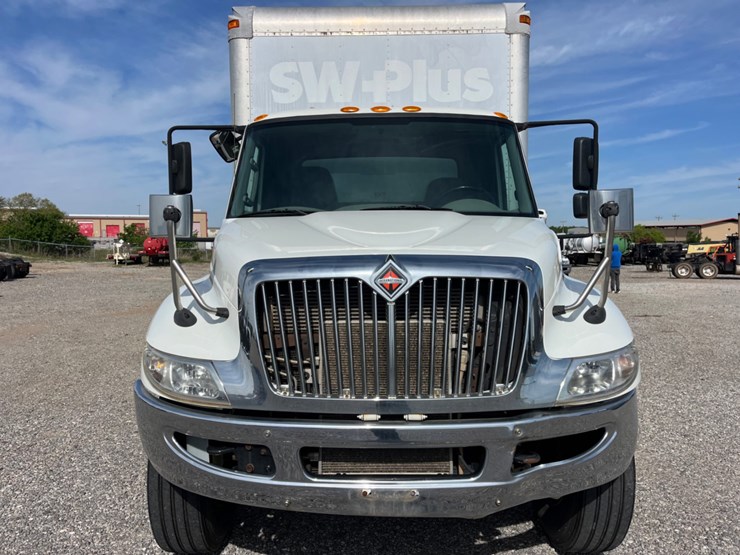 2018-international-durastar-4300-image-2