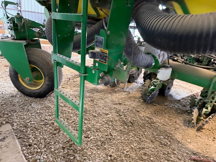 john-deere-1720-image-27