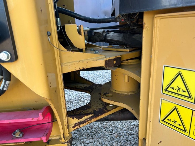2019-caterpillar-903d-image-16