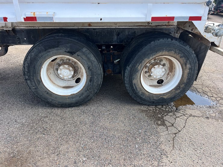 2000-sterling-lt8500-image-13