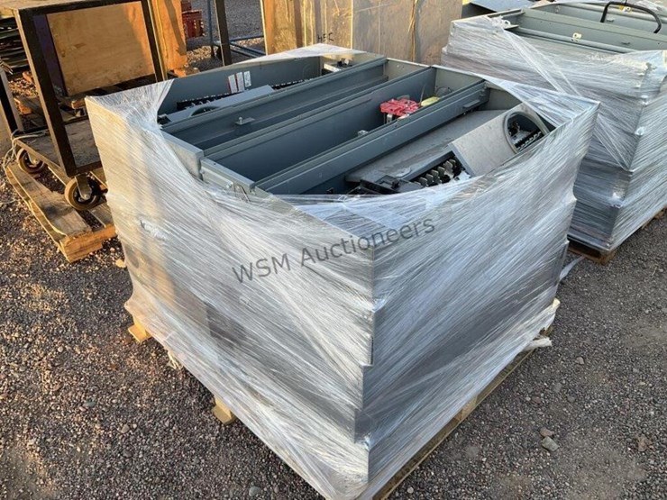 pallet-of-asst-electrical-panels-image-4
