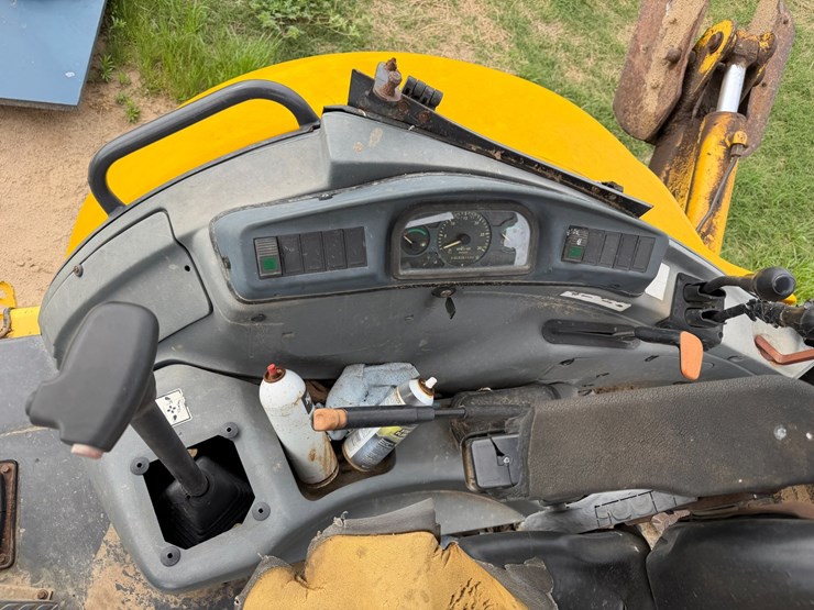 new-holland-lb75b-image-90