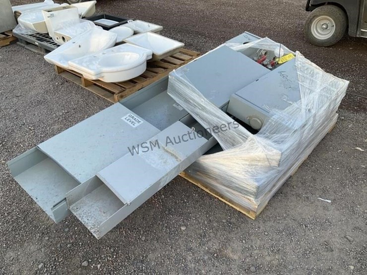 pallet-of-asst-electrical-panels-image-4