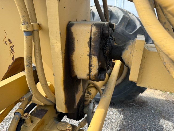 caterpillar-12h-image-32