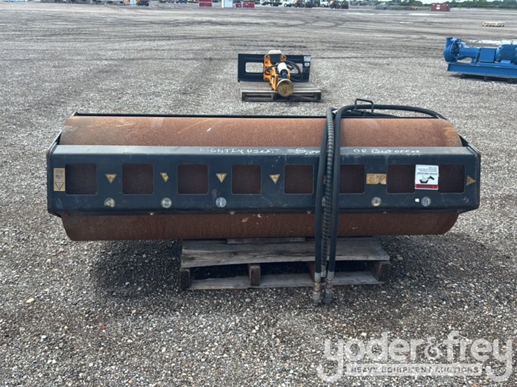 unused-agt-vibratory-roller-to-suit-skidsteer-image-8