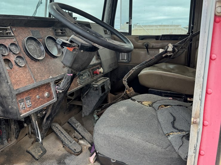 2000-kenworth-t800-image-2