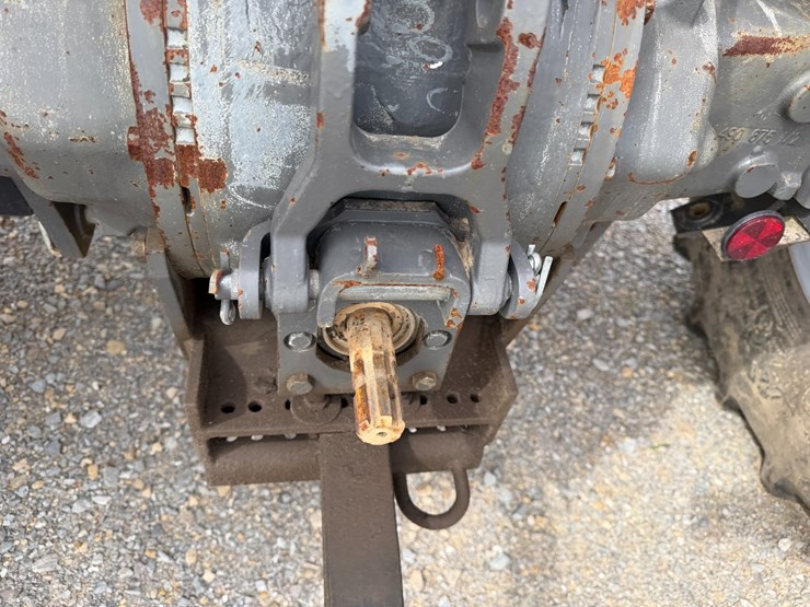massey-ferguson-2260-image-17