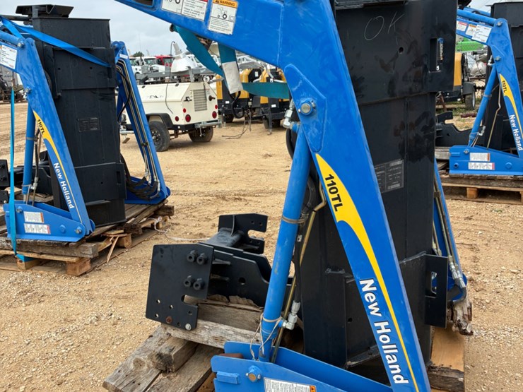 new-holland-110tl-image-1