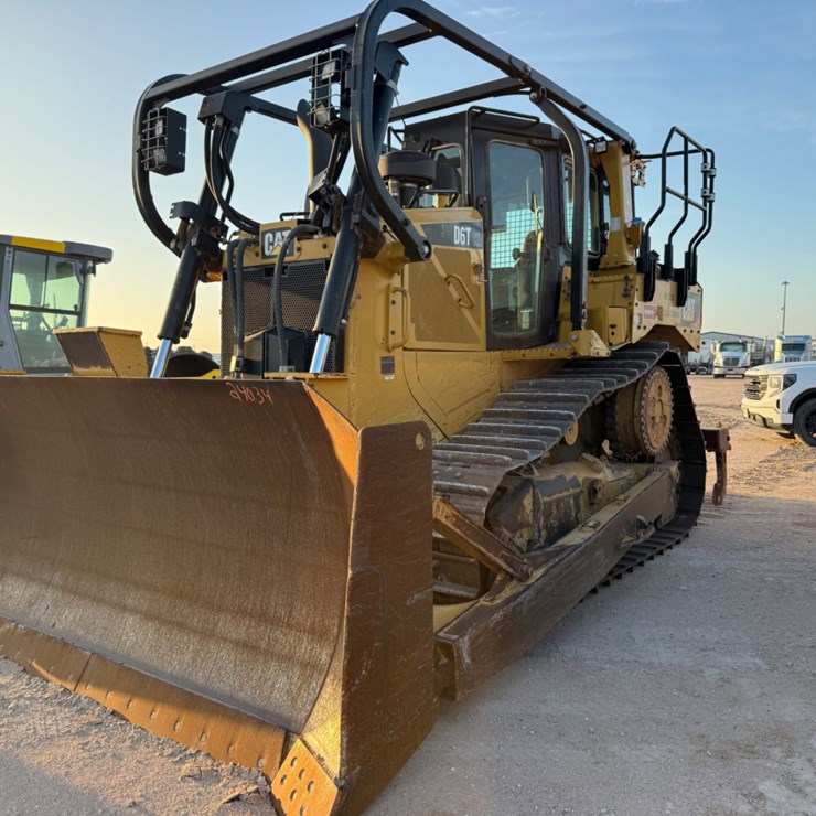 2018 CATERPILLAR D6T XL