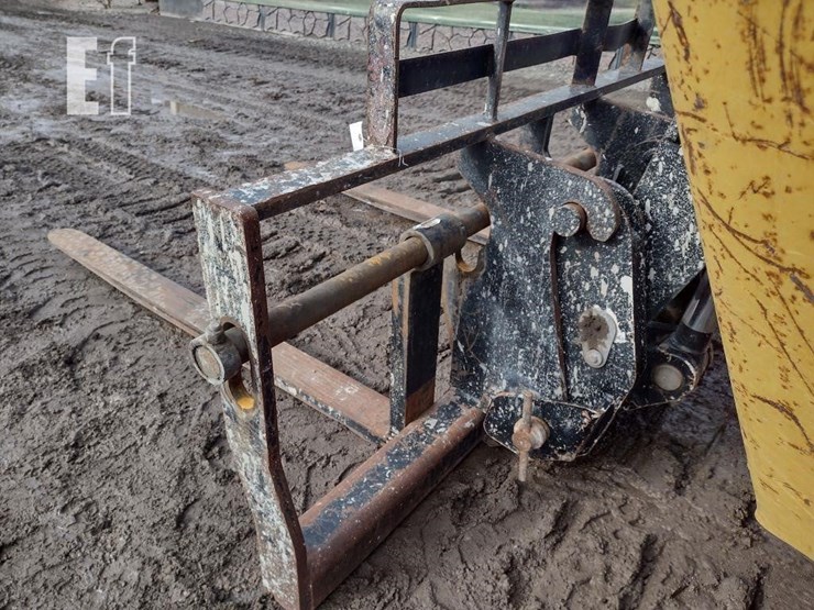 2019-caterpillar-tl1055d-image-20