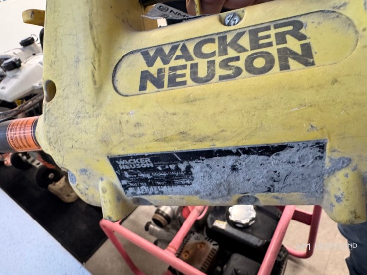 wacker-m2000-concrete-vibrator-image-3