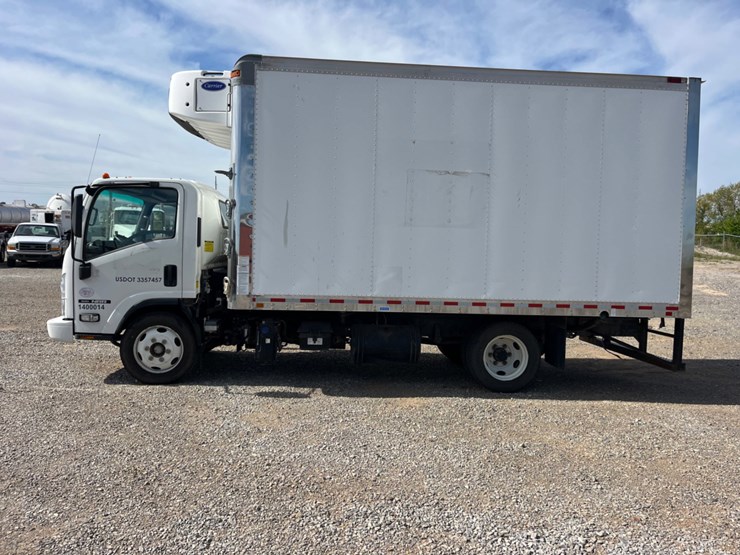 2020-isuzu-nrr-image-2