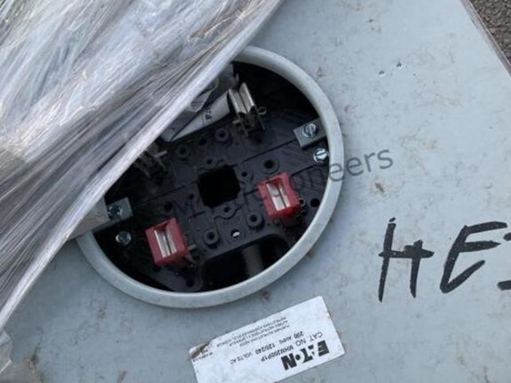 pallet-of-asst-electrical-panels-image-6