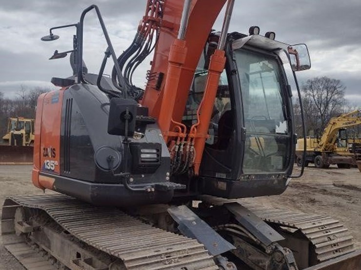 2018-hitachi-zx135us-6-image-22