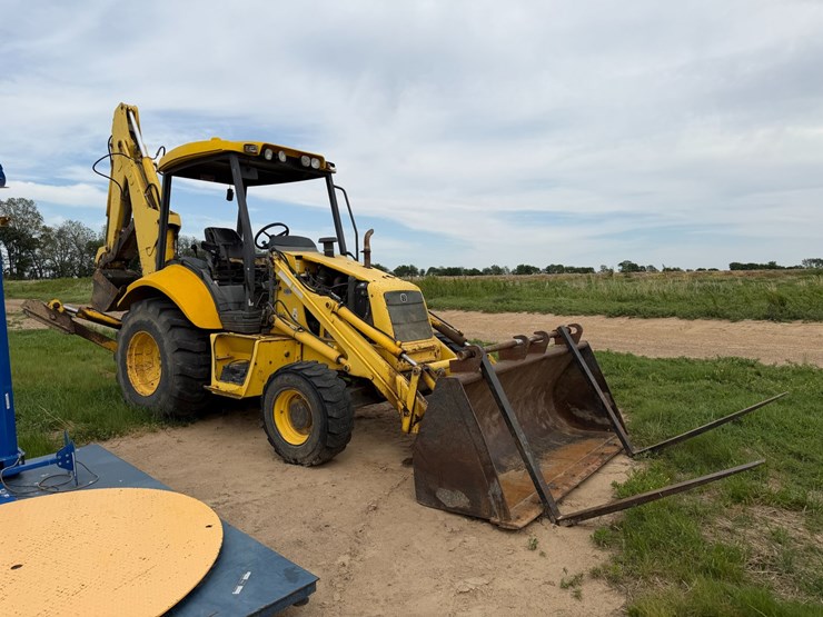 new-holland-lb75b-image-2