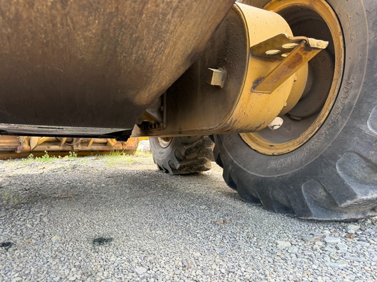 caterpillar-12h-image-23