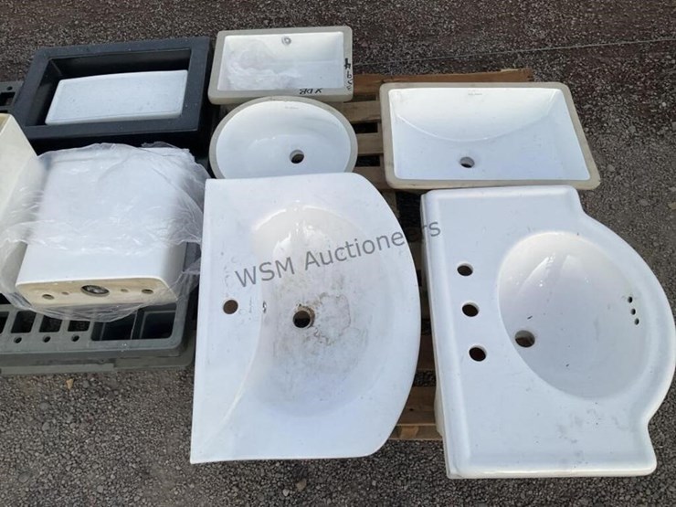 (3)-pallets-of-asst-porcelain-sinks-image-5