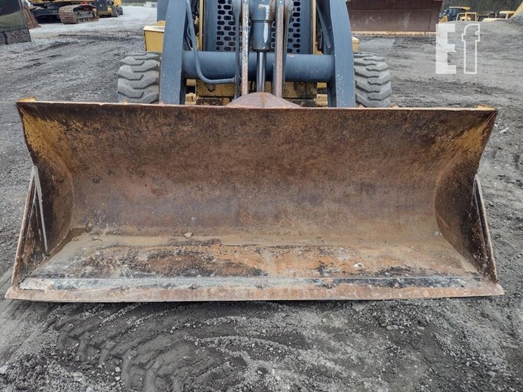 2010-deere-310j-image-19
