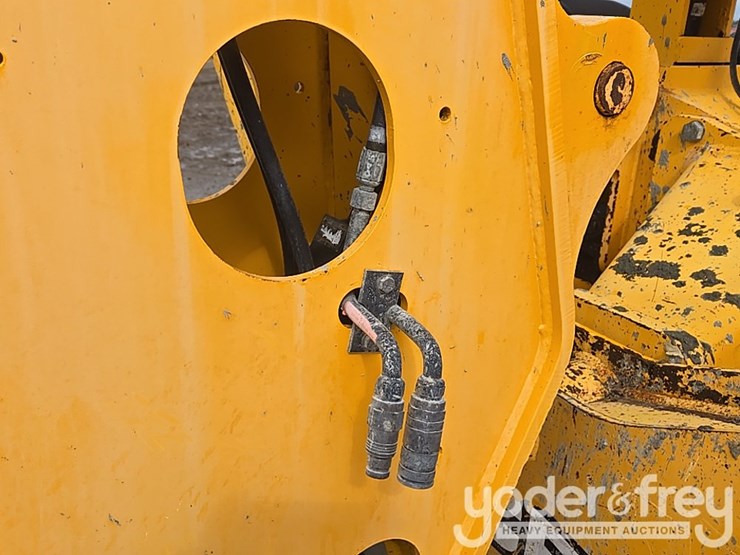 2017-jcb-510-56-image-28