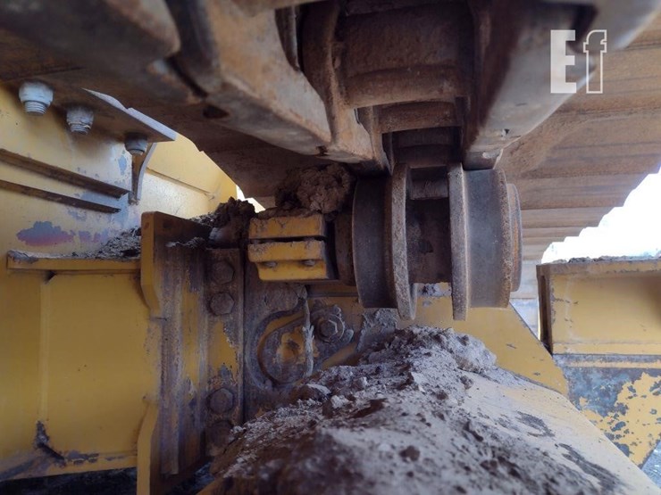 2013-deere-700k-lgp-image-31