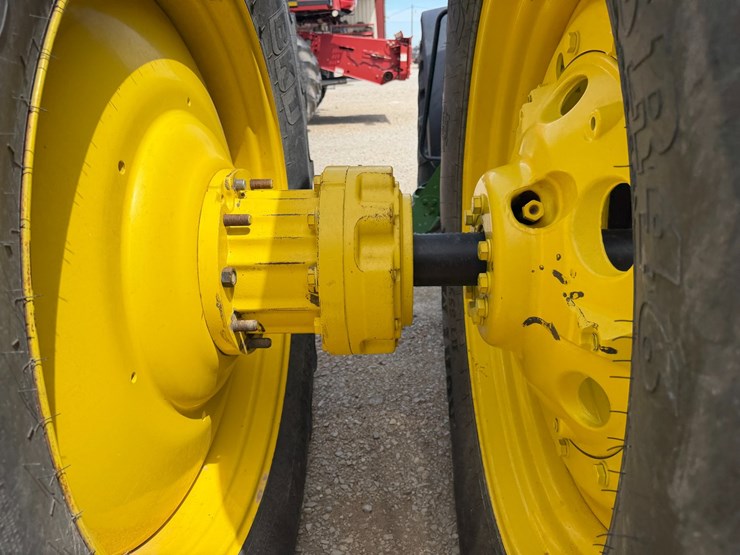 2006-john-deere-8330-image-15