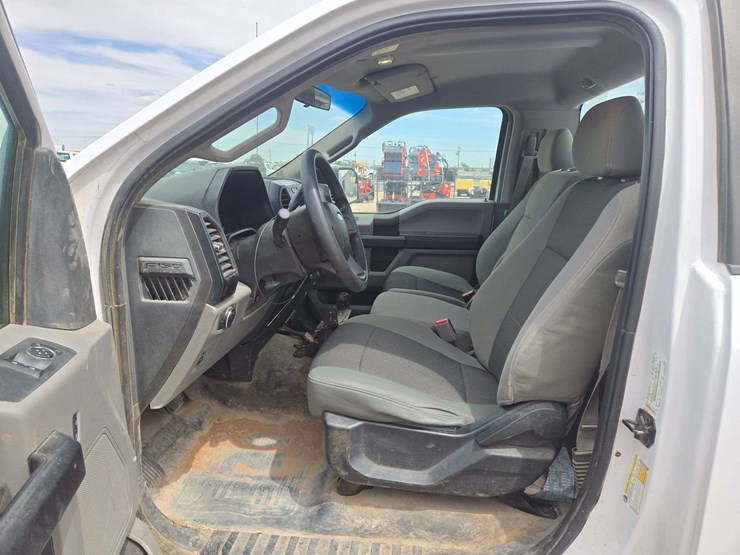 2016-ford-f150-xl-image-11