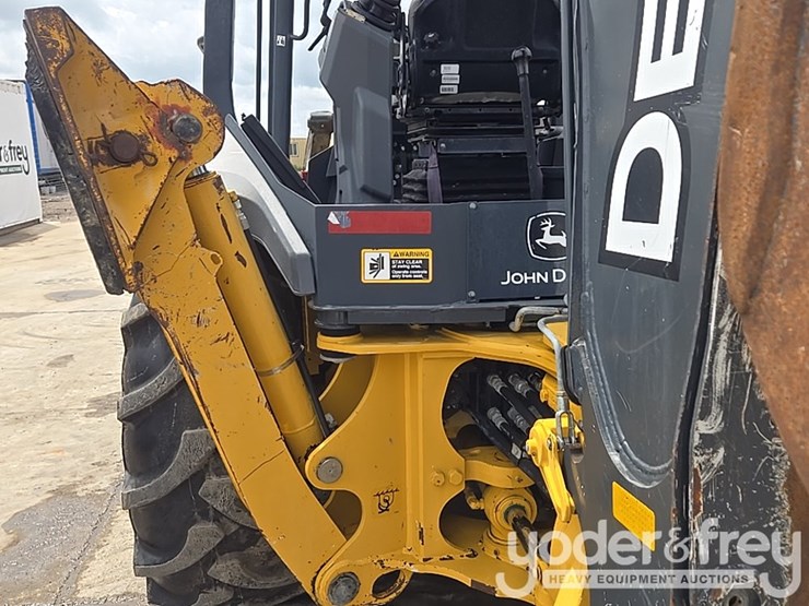 2019-deere-310l-image-37