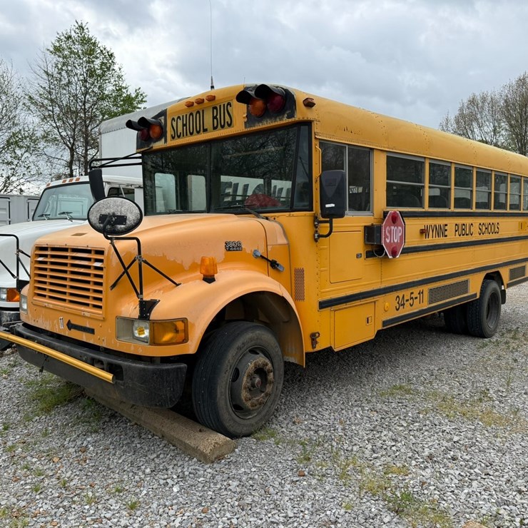 2000 INTERNATIONAL 3800