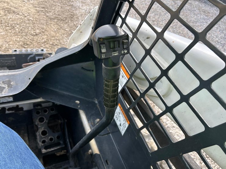 2019-bobcat-t595-image-21