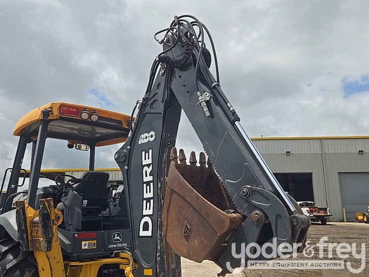 2019-deere-310l-image-35