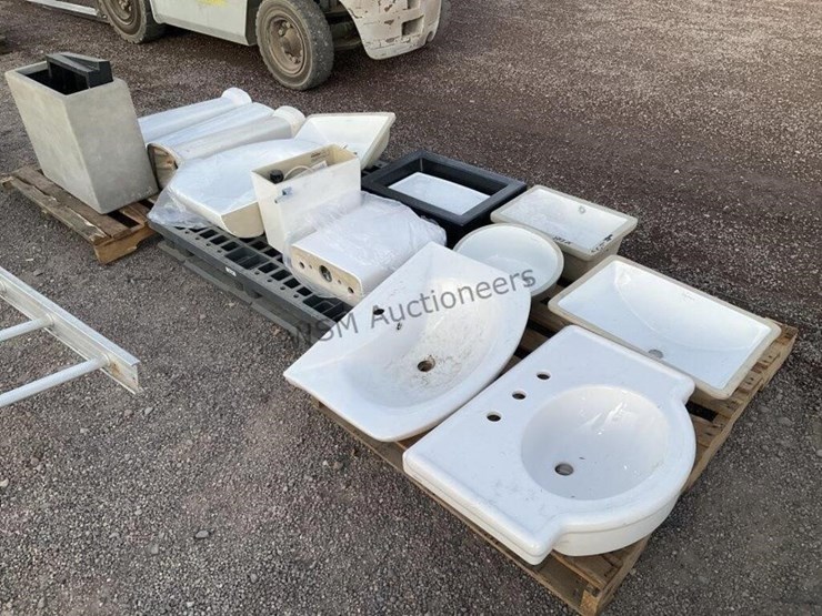 (3)-pallets-of-asst-porcelain-sinks-image-4