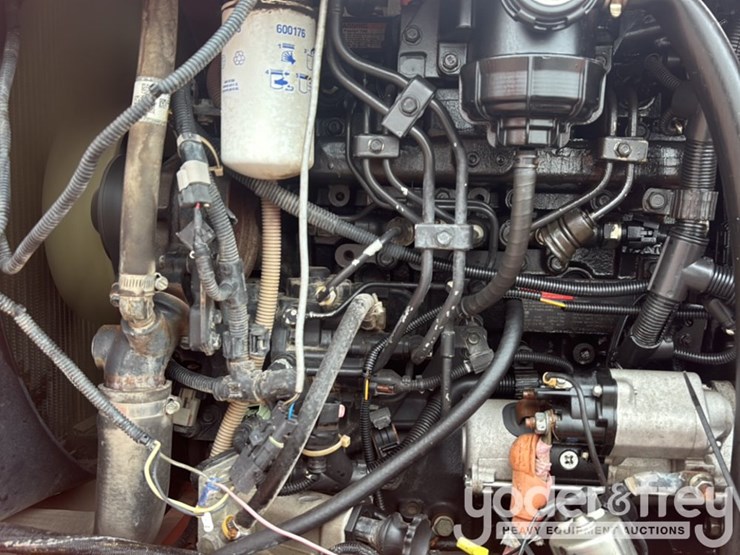 2013-sky-trak-8042-image-34