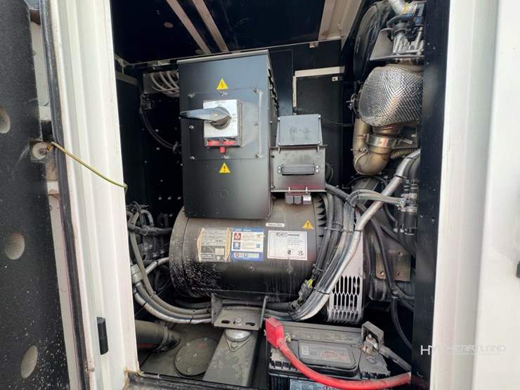 2022-jcb-g125rst4f-125-kva-diesel-towable-generator-image-16