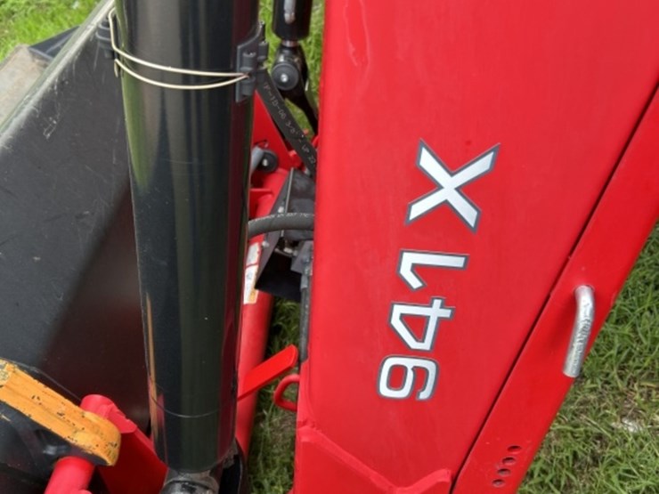 2020-massey-ferguson-5711-image-28